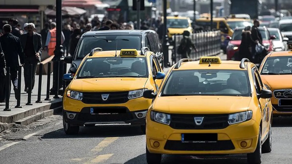Такси стамбул приложение. Желтое такси Стамбула.